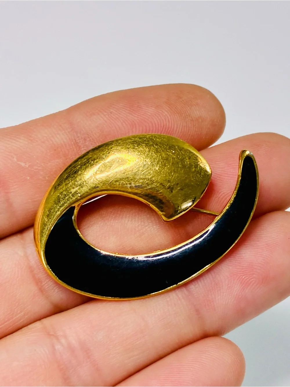 VTG 80s Monet Gold and Black Swirl Enamel Minimalist Brooch